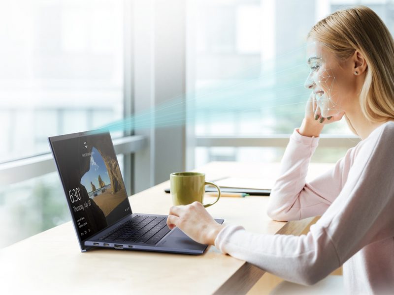 Login Windows Hello di laptop ASUS