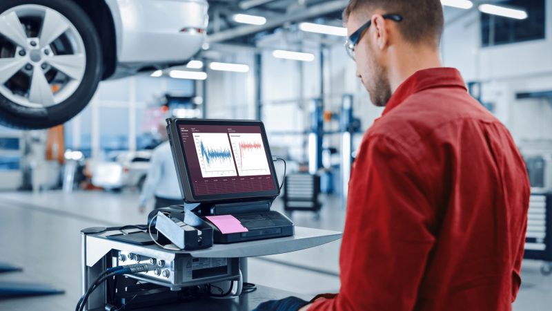 Tablet rugged Lenovo ThinkTab X11 di bengkel