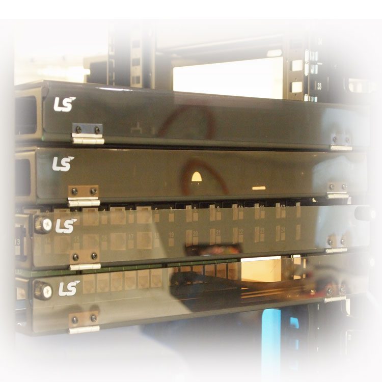 Fiber distribution frame di rak